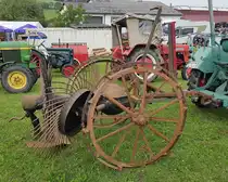 =Kuxmann Kartoffelroder, ausgestellt bei der Oldtimerveranstaltung in Tann/Rhön, 09-2023