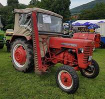 =IHC 324, ausgestellt bei der Oldtimerveranstaltung in Tann/Rhön, 09-2023
