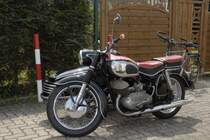 DKW RT 350 als Gast in 76689 Karlsdorf-Neuthard zur Oldtimerausstellung am 29.06.2009 