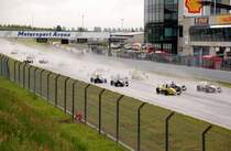 Die Fahrer sind gestartet und die hinteren Fahrer bekommen erstmal eine Dusche(21.06.09).