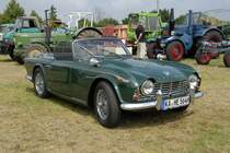 Triumph TR 4 pr�sentiert in der Oldtimerausstellung in Karlsdorf-Neuthart am 29.06.2009