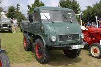 Unimog 401 steht am 29.06.2009 zur Oldtimerpr�sentation in 76689 Karlsdorf-Neuthard 