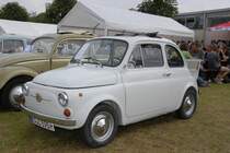 Fiat 500 hat den Weg zur Oldtimerausstellung in 76689 Karlsdorf-Neuthard gefunden, 29.06.2009
