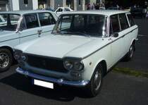 Fiat 1500 Familiare aus dem Jahr 1966. Dieses Kombimodell wird von seinen Eigentümern liebevoll  Gianni  genannt. Der Vierzylinderreihenmotor dieses  Millecinquecento  hat einen Hubraum von 1481 cm³ und leistet in diesem Modell 75 PS.  Forza Italia  = Oldtimertreffen für italienische Fahrzeuge am 30.05.2024 an Mo´s Bikertreff in Krefeld.