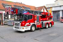BF Darmstadt Scania Rosenbauer DLK23/12 (Florian Darmstadt 1-30-1) am 24.05.24 bei einen Fototermin. Danke für das tolle Shooting