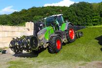 LU Schmidt Ronneburg Fendt 728 Vario mit Silowalze beim 2.Schnitt am 28.05.24 im Main Kinzig Kreis