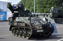 AFF (Aufklärungs-, Führungs- und Feuerleitfahrzeug) der Bundeswehr auf Basis des Panzerfahrzeugs Wiesel ausgestattet mit  einem 3-D-Luftraumüberwachungsradar HARD (Helicopter & Airplane Radio Detection Radar) der Firma Ericsson zusammen mit dem Ozelot Waffenträgersystem im Einsatz zur Flugabwehr. Da das System inzwischen als veraltet gilt wird es bis 2026 durch modernere Systeme ersetzt, 06.06.24 ILA 2024 Flughafen BER Berlin/Brandenburg.