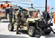 Ein leichtes luftlandefähiges Utility Terrain Vehicle; Polaris MRZR der Bundeswehr am 06.06.24 ILA 2024 Flughafen BER Berlin/Brandenburg.