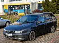 Hier ist ein Fiat Marea Weekend zu sehen. Die Aufnahme stammt von Dezember, 2023.