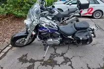 Dieses schöne Kawasaki Motorrad, stand Ende Mai auf einem Parkplatz.