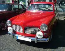 Volvo P121  Amazon  aus dem vorletzten Modelljahr 1969. In dieser Form wurde das Modell von 1956 bis 1970 produziert. Der besser unter der Bezeichnung  Amazon  bekannte Volvo wurde fast 670.000 mal produziert. Der gezeigte Volvo P121 hat den als B20 bekannten Vierzylinderreihenmotor mit einem Hubraum von 1990 cm³ und einer Leistung von 82 PS. 10. Borbecker Classic Day am 09.06.2024 in Essen-Borbeck.