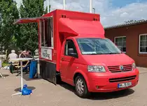 =VW T5 als Verkaufsstand für Hot Dogs, Juni 2024