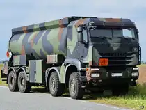 Dieses Iveco Trakker Flugfeldtankfahrzeug war Anfang Juni 2024 in Jagel zu sehen.