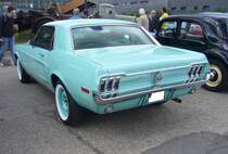 Heckansicht eines Ford Mustang 1 Hardtop Coupe aus dem Jahr 1968. 16. Oldtimer-Festival an der  Alten Dreherei  in Mülheim an der Ruhr am 15.06.2024.