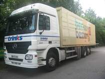 mb actros von trinks beliefert gerade den marktkauf buxtehude mit neuen getrnken.