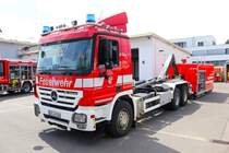 Feuerwehr Kelkheim (Taunus) Mercedes Benz Actros WLF mit AB-Tank am 08.06.24 beim Tag der Feuerwehr
