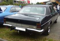 Heckansicht eines Opel Diplomat B V8. 16. Oldtimer-Festival an der  Alten Dreherei  in Mülheim an der Ruhr am 16.06.2024.