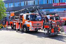 BF Frankfurt am Main Mercedes Benz Atego DLK23/12 am 02.06.24 beim Tag der offenen Tür auf der Wache 1