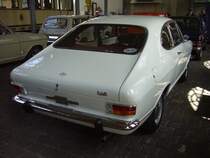 Heckansicht eines Opel Kadett B Coupe. 16. Oldtimer-Festival an der  Alten Dreherei  in Mülheim an der Ruhr am 15.06.2024.