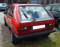 Heckansicht eines marsroten VW Golf 1 MK2 GTI. 16. Oldtimer-Festival an der  Alten Dreherei  in Mülheim an der Ruhr am 15.06.2024.