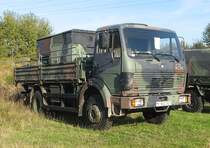 Bundeswehr Mercedes Benz 1017 (EloKaBtl 912) im Oktober 2007 zur Reparatur bei einer rtlichen MB-Vertragswerkstatt.