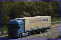 BLUE POWER: DAF XF105.460SCC  SuperSpaceCab  mit einem ThermoKing Khlauflieger von KRAFTVERKEHR NAGEL ...und frische kennt keine Grenzen.