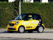 SMART for Two von ÖAMTC führt am Rieder Messeglände einer Schulklasse einige brenzlige Bremssituationen vor; 230628