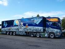 Scania R TL Khlkoffer-Sattelzug  Die Raumfahrt . Dieses Fahrzeug wird als Modell von der Firma Herpa im Mastab 1:87 angeboten.
