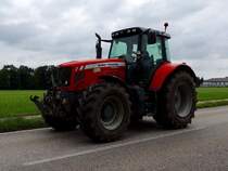 MF6480 Dyna-6; lässt es nun auf der abfallenden B143 so richtig laufen; 240627