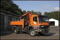 Der ATEGO 1828  PALIFT  ist als Ersatz fr den MAN FE360A am 06.07.2009 fr den Mheinsatz eingeteilt. Hier im Morgenlicht auf dem Platz der AM Ldenscheid abgelichtet.