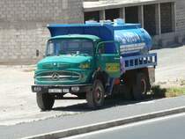 01.07.09,MB mit Tankaufbau fr Trinkwasser an der Costa Calma auf Fuerteventura. 