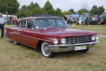 Oldsmobile bei der Oldtimerausstellung in 76689 Karlsdorf-Neuthard am 29.06.09 
