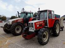 STEYR-Generationen: Modell:9125 125PS; 6596ccm; max50km/h)contra
 8080-Turbo (72PS; 3456ccm; 6000 Stk im Produktionszeitraum:1979-92) jeweils mit kleinem Tiertransportanhänger; 230918