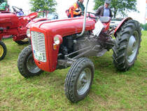 ITM 533(Lizenzbau MF35) beim Landwirtschaftsfest in Mhlau