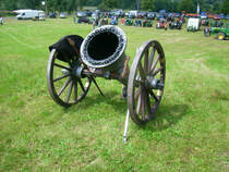 nachbau einer Wetterkanone beim Landwirtschaftsfest in M�hlau. mit ihr wurde an dem Tag das Regenwetter ferngehalten