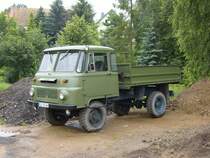 Sehr gut aufgearbeiteter Robor in typischer Farbegebung der ehem. NVA aufgenommen am 24.06.2009 in der N�he von Rabenau
