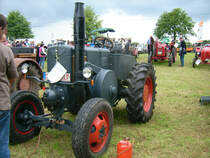 Anheizen des Ursus Schlepper f�r die Rundfahrt beim Landwirtschaftsfest in M�hlau