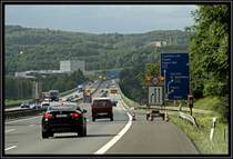 Aufbau einer Arbeitsstelle auf der Lennetalbr�cke in Fahrtrichtung Frankfurt/Main. (09.07.2009)