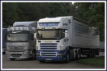 SCANIA TOPLINE R580 \8/ von S.A. PRICE SOMERSET ist mit einem Trailer von TOOGOOD INTERNATIONAL EUROPEAN EXPRESS TRANSPORT unterwges und konnte auf dem Rasthof Sauerland-Ost abgelichtet werden. TOOGOOD International Transport Ltd. hat seinen Sitz bei Bristol/Gro�britannien. Das Unternehmen arbeitet mit f�hrenden Herstellern der Luftfahrt,- Automobil- und Pharamziebranche zusammen.