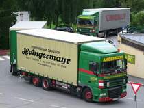 Freitagnachmittag,nichts wie Nachhause f�r die beiden DAF XF105.460 der Sped. Angermayr; 090710