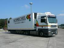 MAN TGA 18.440 der Spedition Schmechel auf einem Rastplatz an der A5 am 27.06.09