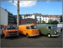 W�hrend des Tages der offenen T�r im Depot Steinberg der D�sseldorfer Rheinbahn am 14.09.2008 wurden neben aktiven auch einige historische VW-Transporter der Rheinbahn ausgestellt. Von links nach rechte d�rfte es sich um die Modelle T3, T2 und T1 handeln.