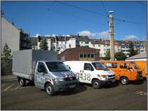 W�hrend des Tages der offenen T�r im Depot Steinberg der D�sseldorfer Rheinbahn am 14.09.2008 wurden neben aktuellen auch historische VW-Transporter der Rheinbahn ausgestellt. Von links nach rechts d�rfte es sich um die Modelle T5, T4 und T3 handeln. 