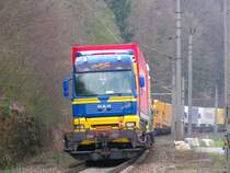 MAN-Sattel auf einer Rola Richtung Graz, Durchfahrt Haltestelle Ehrenhausen 070327