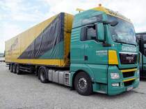 MAN-TGX18.440 der Sped.Gartner nutzt das Messegl�nde in Ried i.I. zur Wochenendruhe; 090711