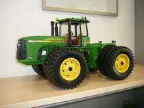 John Deere 9420 als Modell zu sehen im John Deere-Forum in Mannheim
