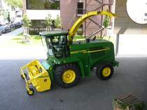John Deere 7250 H�cksler pr�sentiert vor dem John Deere-Forum in Mannheim, 27.06.2009