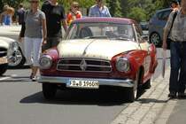 Borgward Isabella f�hrt durch Fladungen anl. der Fladungen Classics 2009