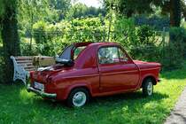 Vespa 400 von Piaggio. Ist er nicht sss, der Kleine ? Dieses Schmuckstck sah ich bei einem Radausflug am Rhein bei Bad Sckingen. Gut, wenn die Kamera immer dabei ist. 12.8.2007