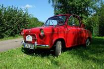 Vespa 400 von Piaggio. Der Miniflitzer, in allerbestem Zustand, hat 13 PS und schafft 85 km/h. 12.8.2007